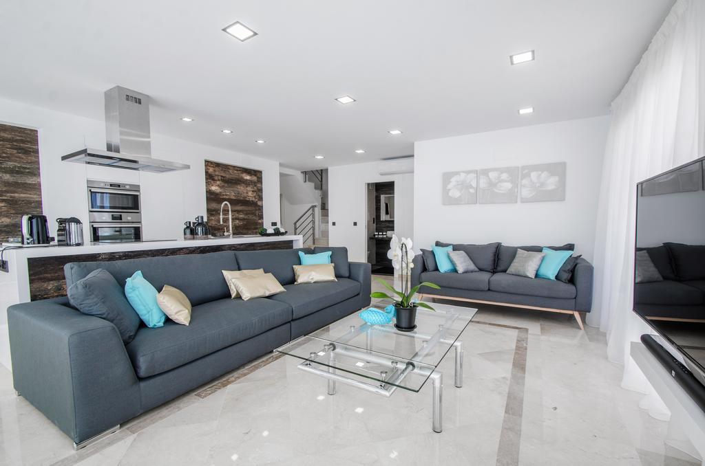 Apartamento Gorgeous 170 Sq.M. Penthouse With Sea View Terraces Benalmádena Exterior foto