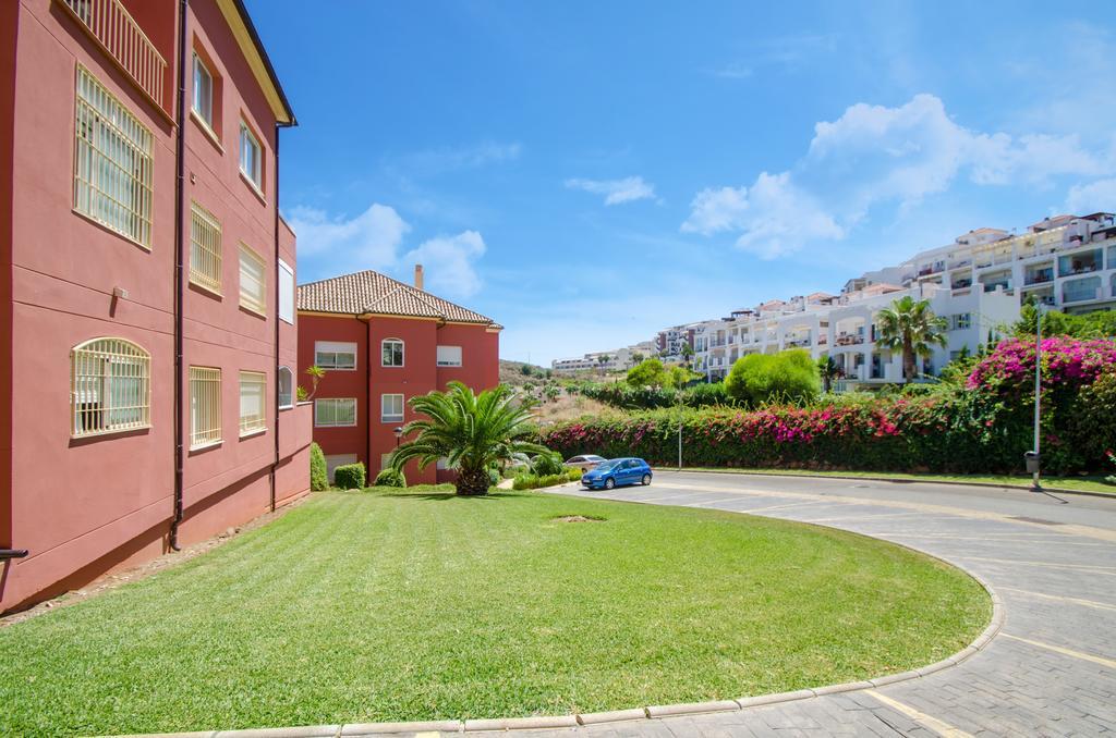 Apartamento Gorgeous 170 Sq.M. Penthouse With Sea View Terraces Benalmádena Exterior foto