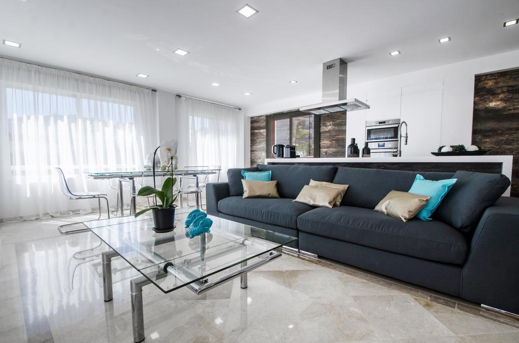 Apartamento Gorgeous 170 Sq.M. Penthouse With Sea View Terraces Benalmádena Exterior foto